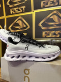 On Cloud Tilt – Blanc et noir